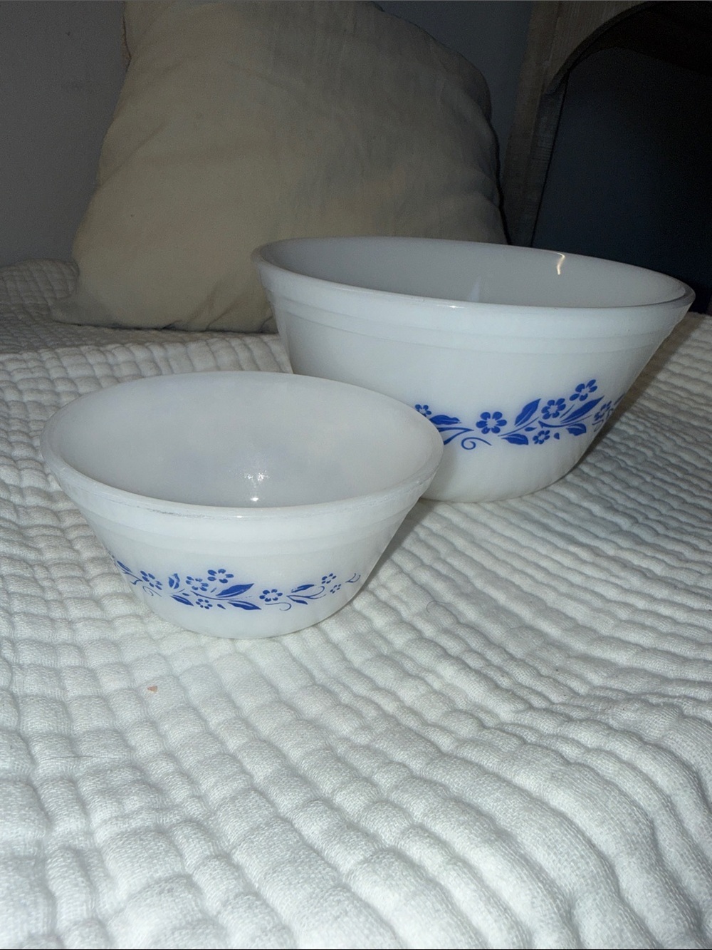 Federal glass Blue Daisy" or "Blue Flowers" dates back to the 1950s or 1960s.